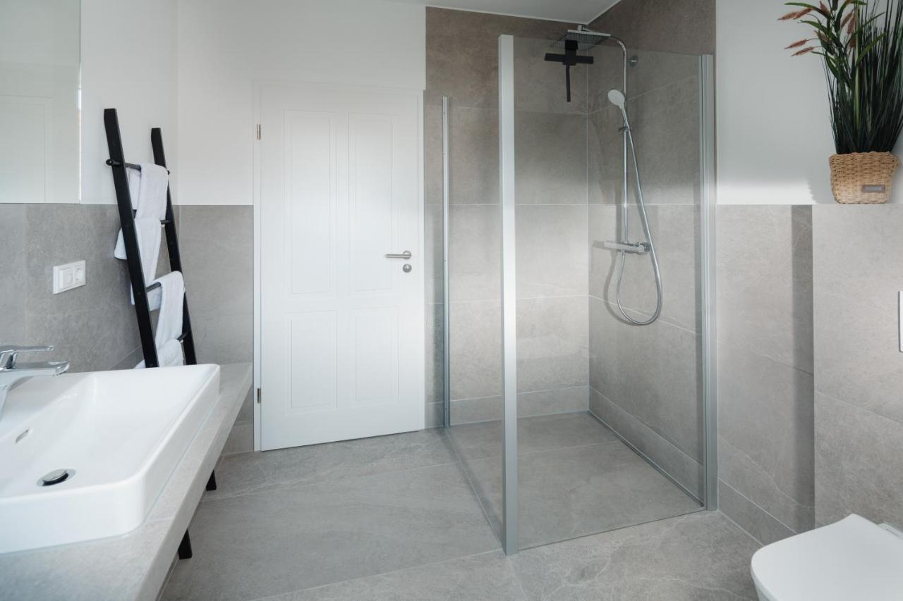 Küsten Ost Direkte Wasserlage 2 Balkone 90qm Apartment *
